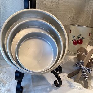 Wilton Round 3 pc Decorator Preferred Cake Wedding Baking Pans - 6” 8” 10”-1991